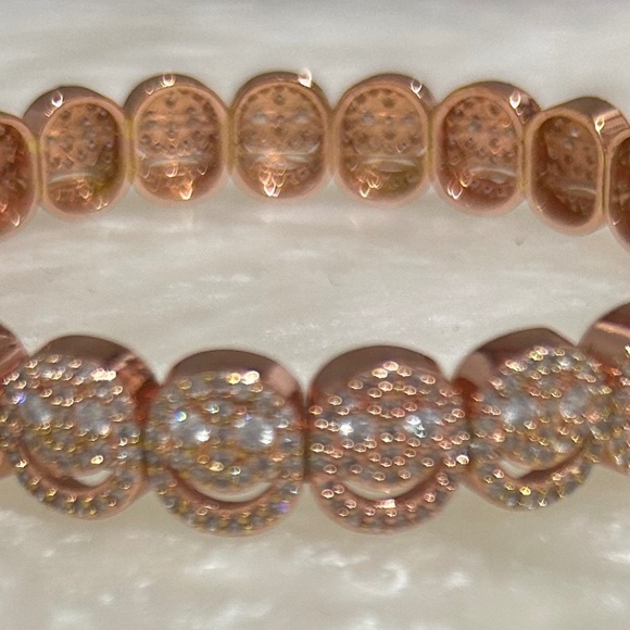 Elegant Rose Gold Bracelet - Picture 5 of 5
